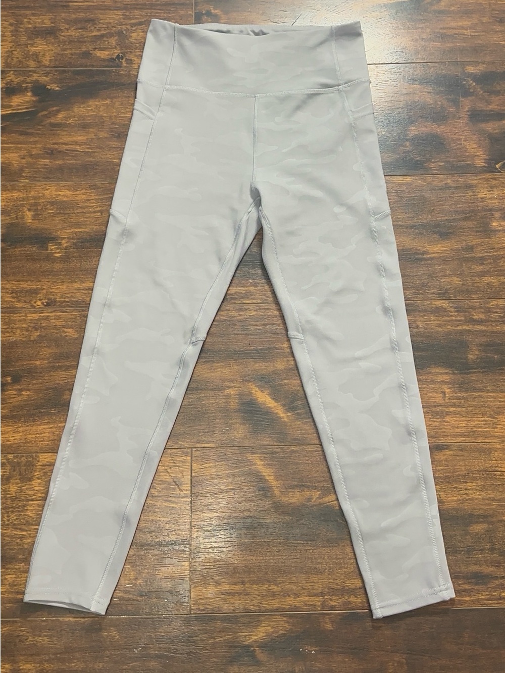 🩶 Nicole Miller Sport Gray Camo Leggings w/ Pockets Sz L NWOT ✨